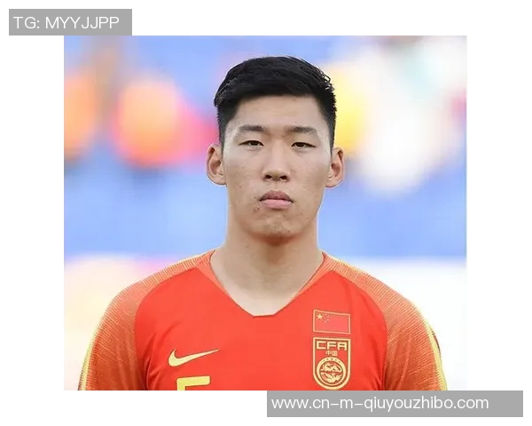 国足后防核心缺阵下一场比赛球员连夜返国备战新挑战