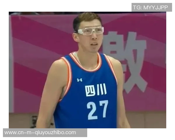 周琦表现出色砍下20分11篮板布莱德索贡献21分助北京队连胜上海