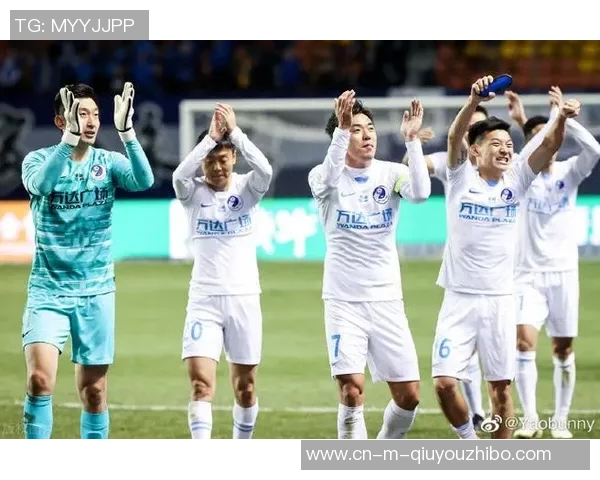 大连人主场迎战泰达争夺三分力争在联赛中提升排名